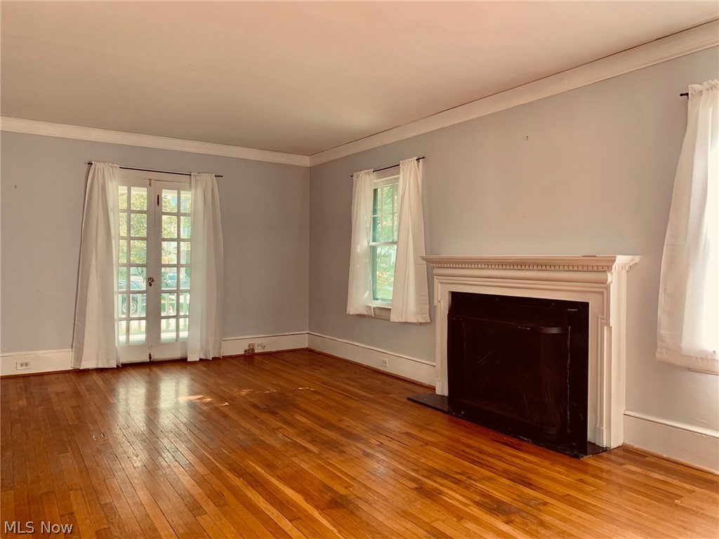 2859 Coleridge Road Cleveland, OH 44118 - Photo 5 of 19