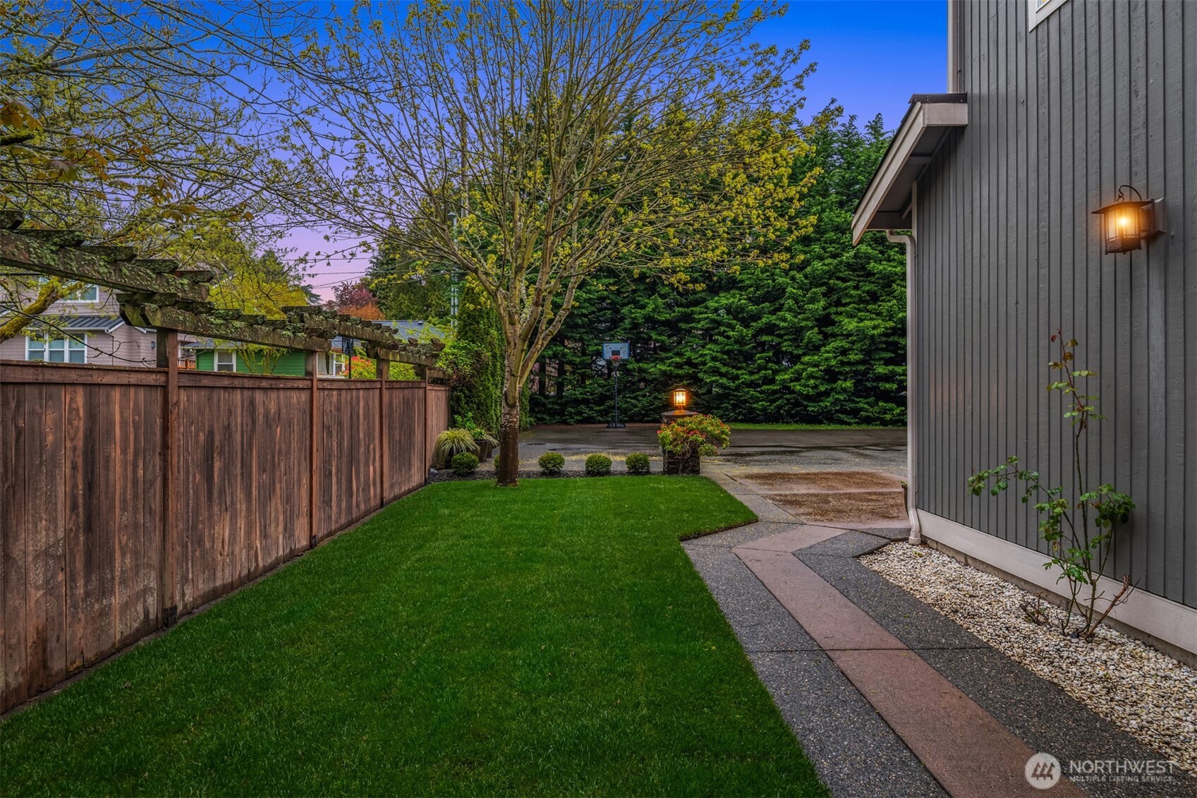 3655 Northeast 73rd Street Seattle, WA 98115 - Photo 35 of 40