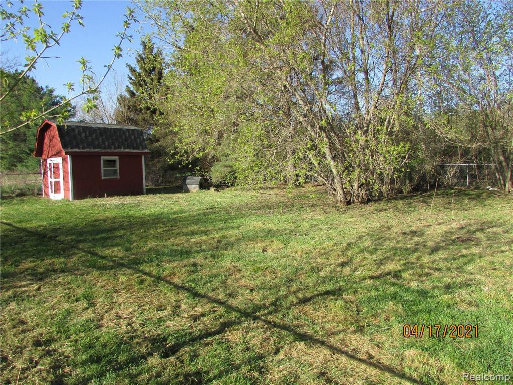 8191 West Mt Morris Road Flushing, MI 48433 - Photo 13 of 26