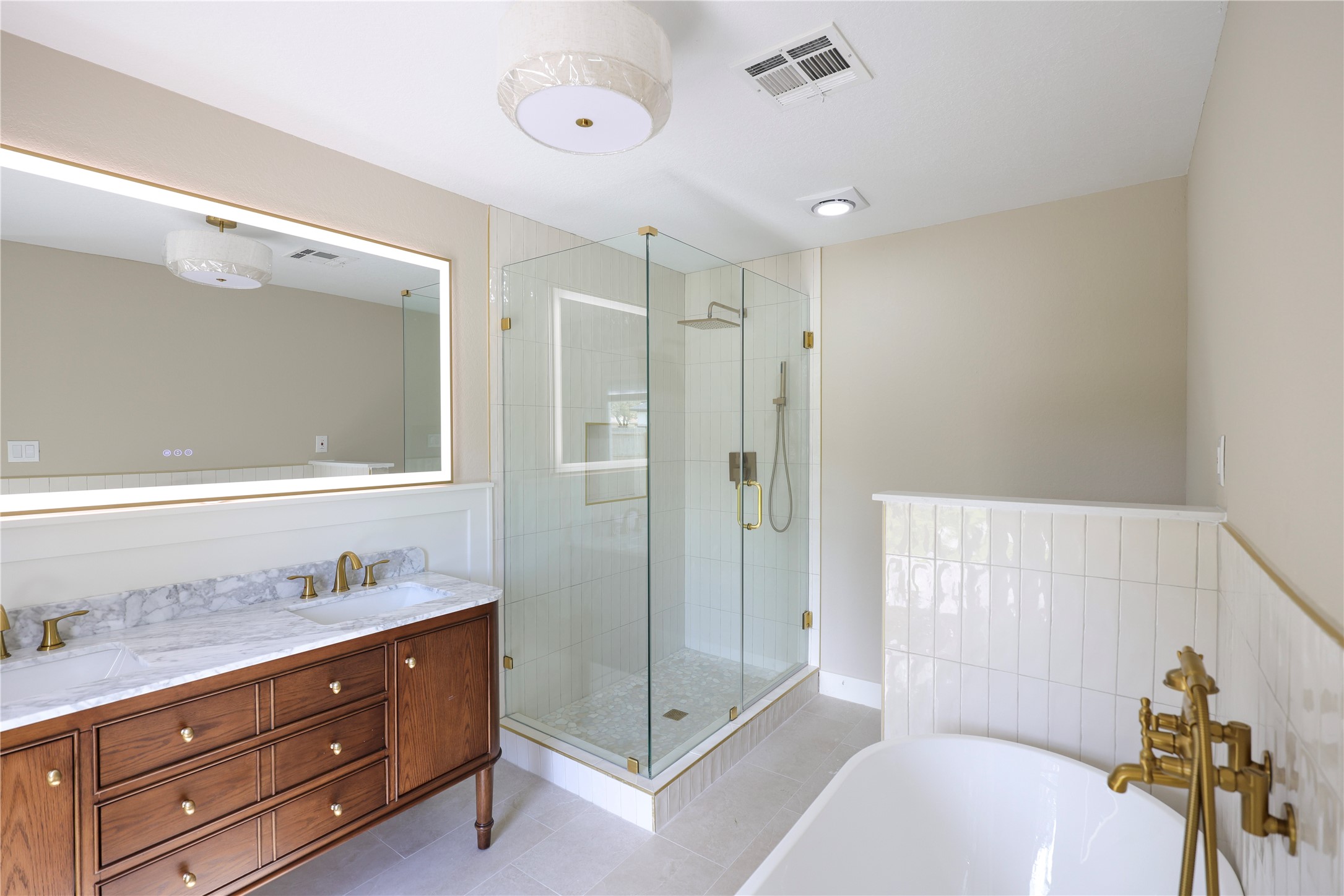 136 Talisman Street Lake Jackson, TX 77566 - Photo 13 of 27