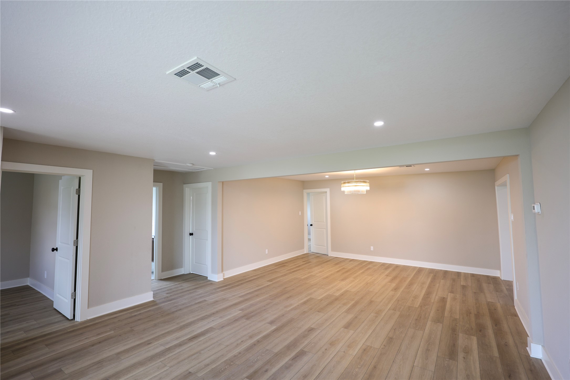 136 Talisman Street Lake Jackson, TX 77566 - Photo 16 of 27