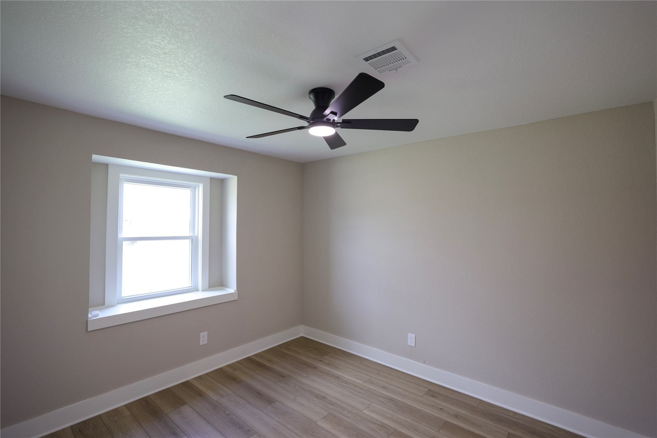 136 Talisman Street Lake Jackson, TX 77566 - Photo 22 of 27