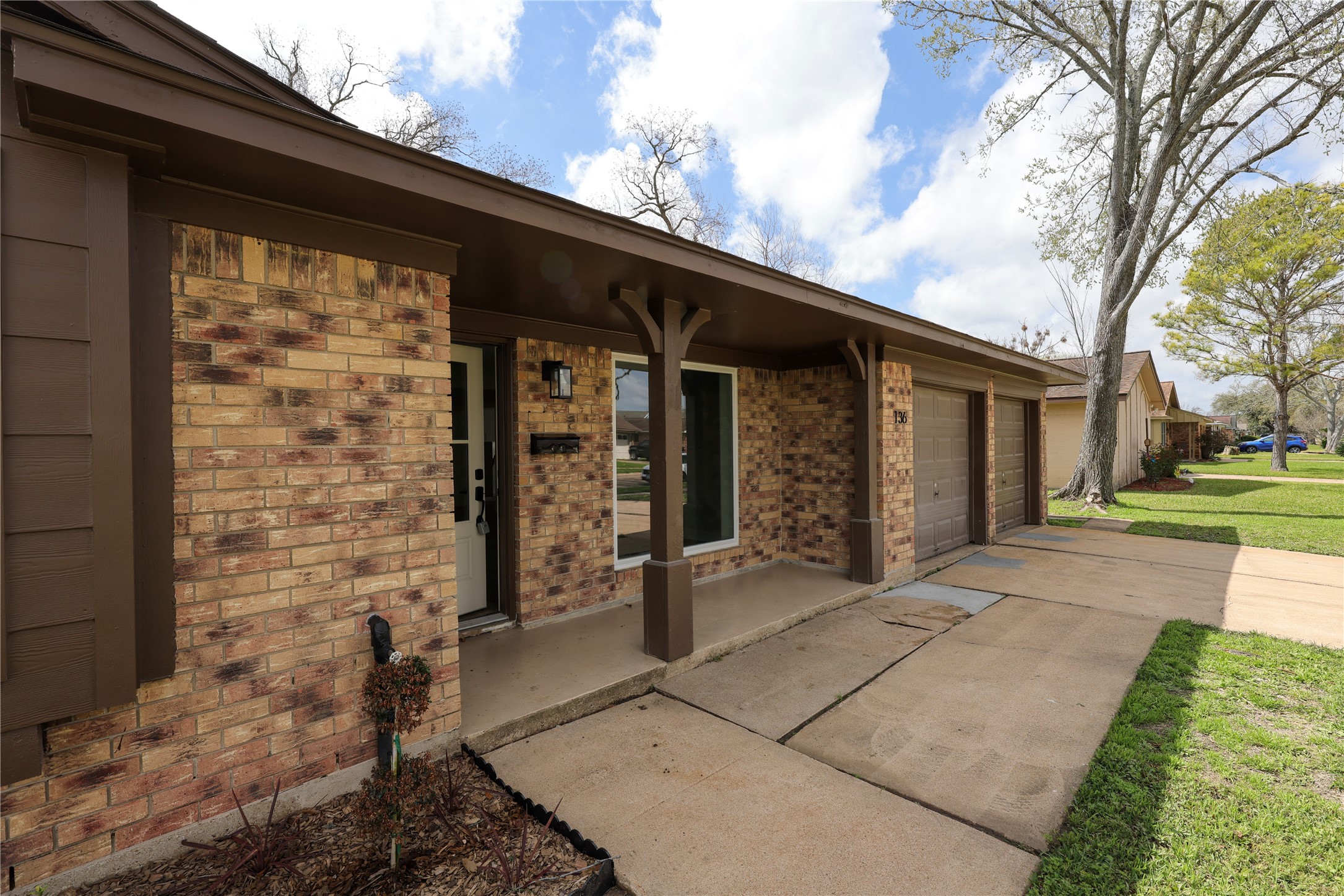 136 Talisman Street Lake Jackson, TX 77566 - Photo 4 of 27 Traditional ranch style with modern updates inside