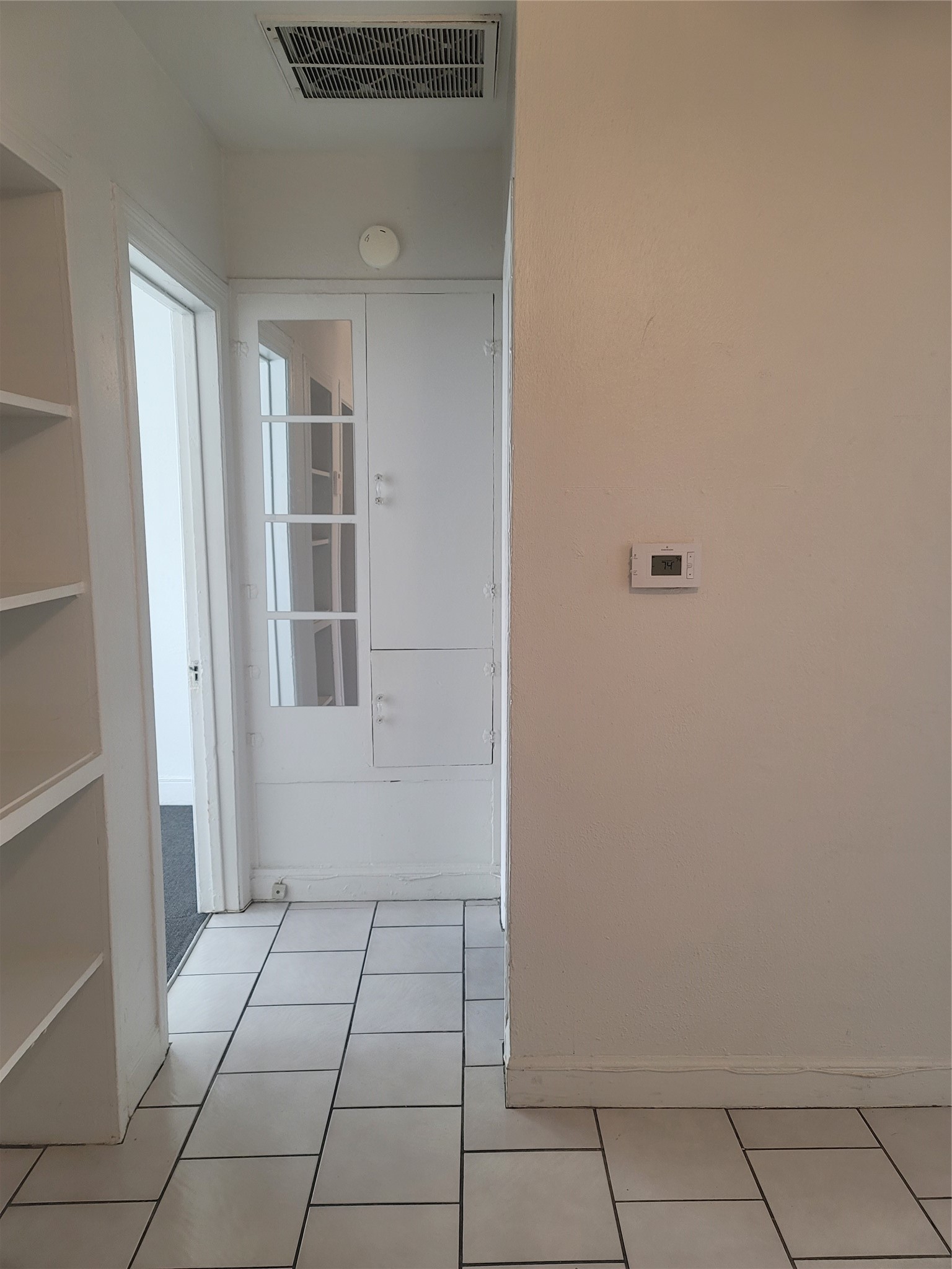 5622 Chartres Street, Unit 3 Houston, TX 77004 - Photo 7 of 14 a view of an empty room