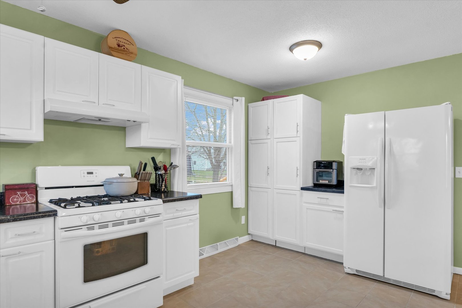 409 West Broadway Ogden, IL 61859 - Photo 17 of 33