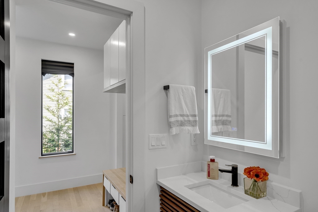 1242 Beacon Street Newton, MA 02468 - Photo 9 of 28