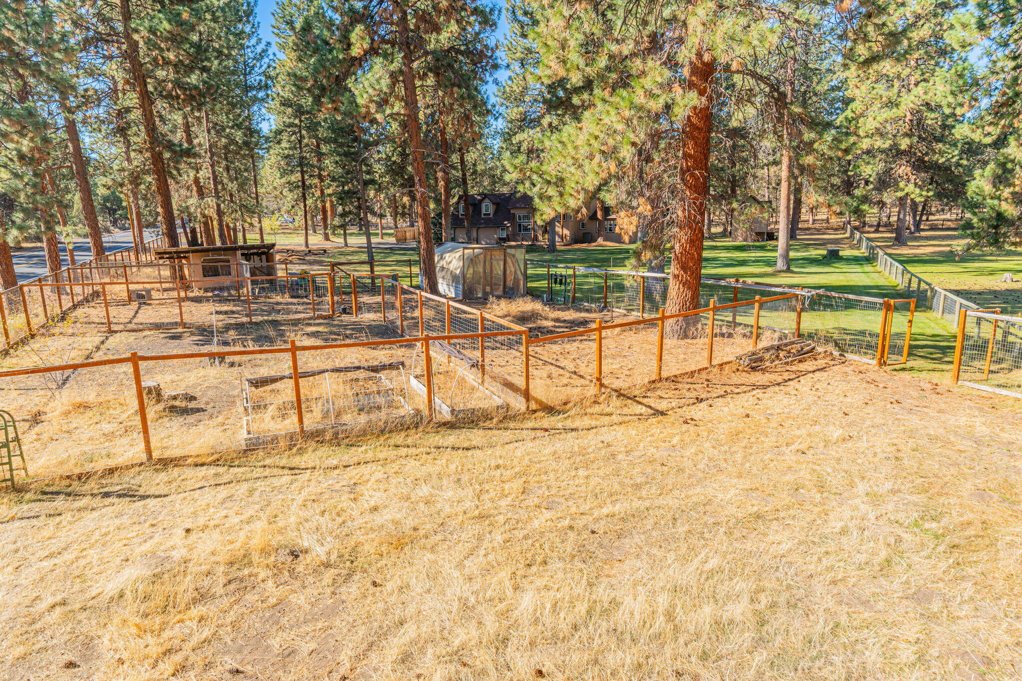 63525 Johnson Road Bend, OR 97703 - Photo 60 of 66 29-web-or-mls-Riley-Visuals-29