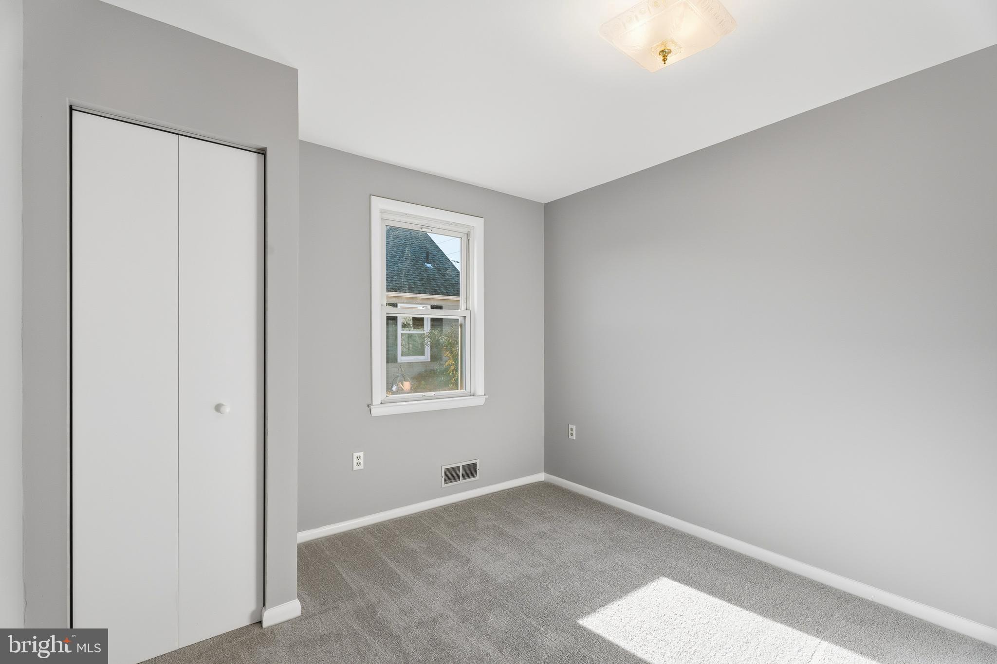 2606 Plainfield Road Baltimore, MD 21222 - Photo 7 of 31