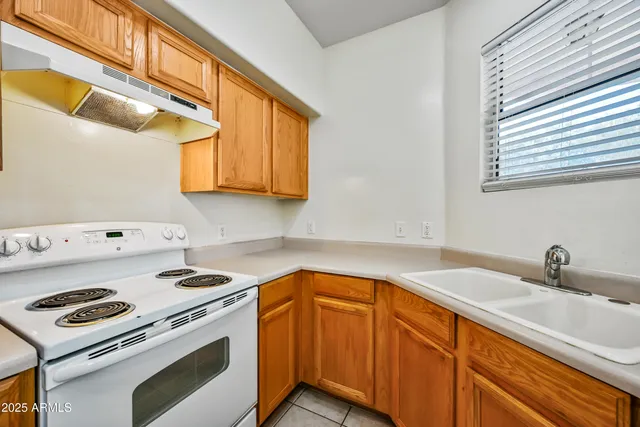 $1,699 | 1528 South Roadrunner Drive, Gilbert, AZ 85296