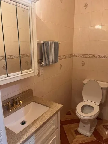 $3,000 | 49 Manor Road, Valley Stream, NY 11580