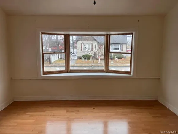 $3,000 | 49 Manor Road, Valley Stream, NY 11580