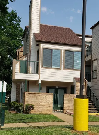 $1,525 | 2312 Balsam Drive, Unit A211, Arlington, TX 76006