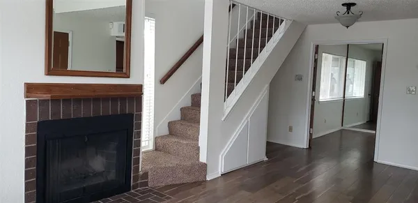 $1,525 | 2312 Balsam Drive, Unit A211, Arlington, TX 76006