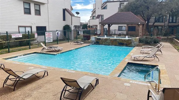 $1,525 | 2312 Balsam Drive, Unit A211, Arlington, TX 76006
