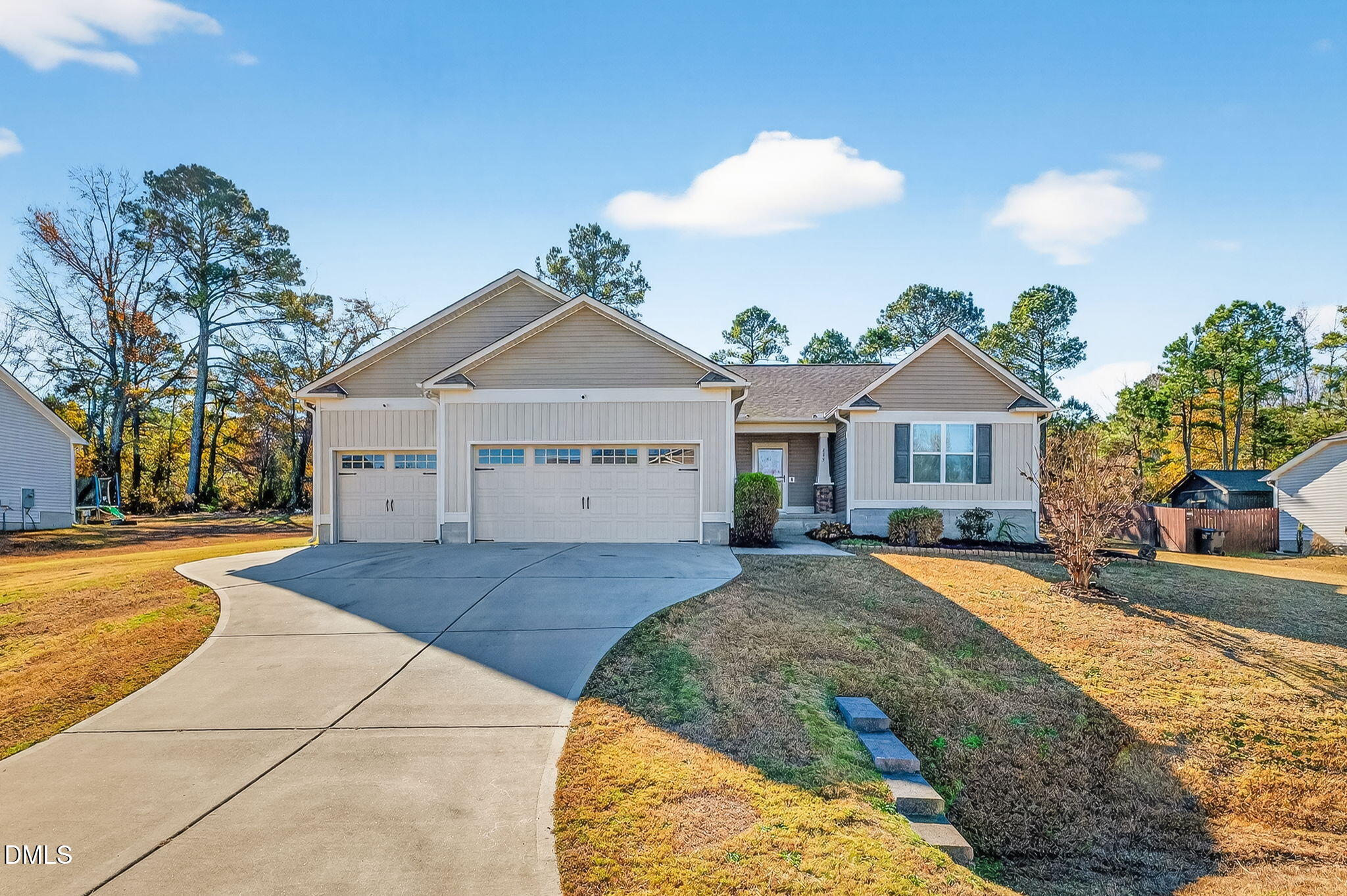 235 Highcroft Circle Benson, NC 27504 - Photo 2 of 19 4-web-or-mls-DSC07519