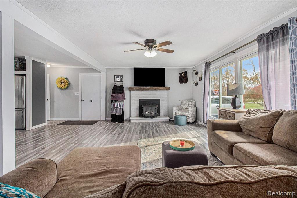 12014 Rolston Road Byron, MI 48418 - Photo 4 of 33
