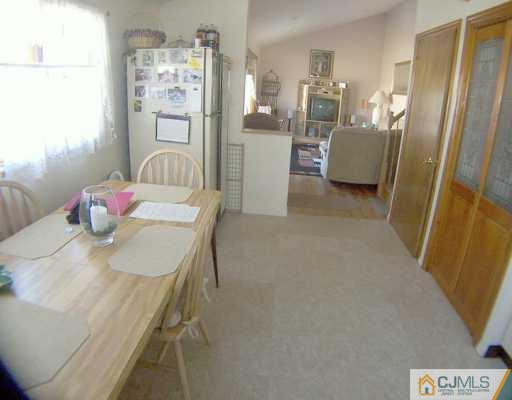 39 Westminster Road Colonia, NJ 07067 - Photo 3 of 8 Gallery Image 3