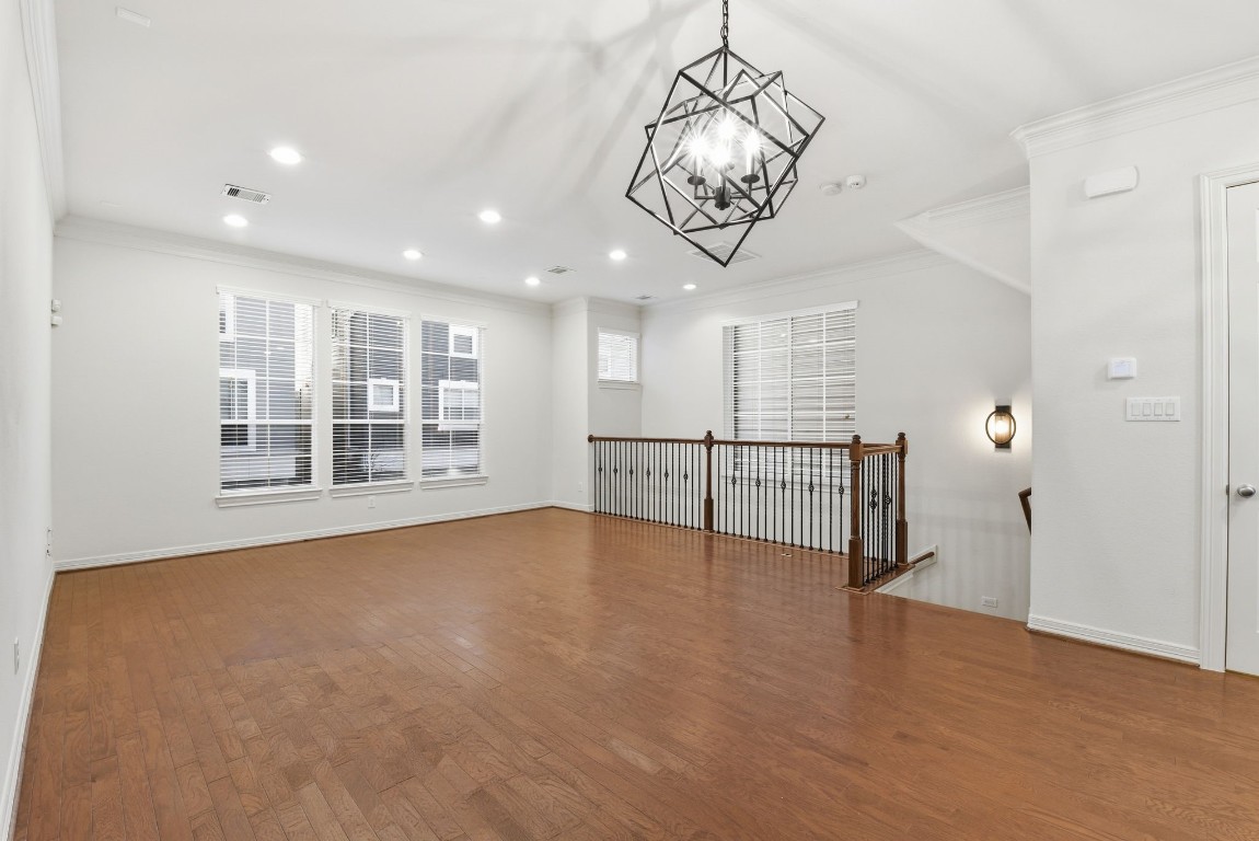 3209 Clearview Circle Houston, TX 77025 - Photo 14 of 40 a view of an empty room with a window