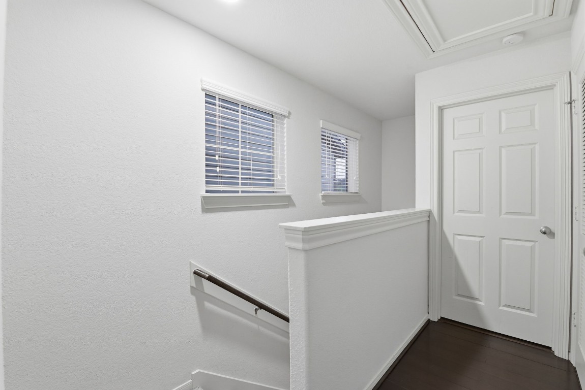3209 Clearview Circle Houston, TX 77025 - Photo 25 of 40 a utility room with dryer and washer