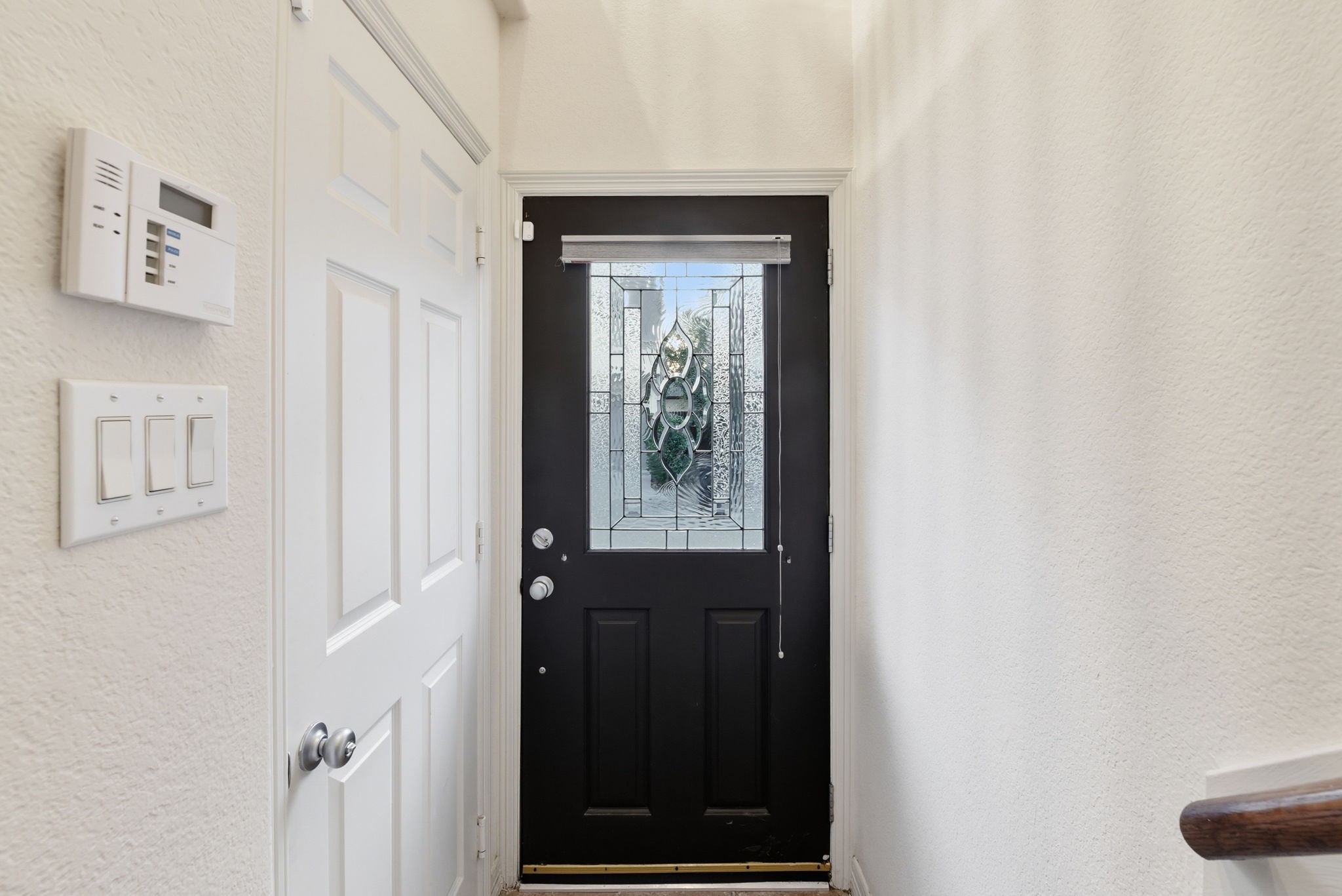 3209 Clearview Circle Houston, TX 77025 - Photo 5 of 40 a view of front door