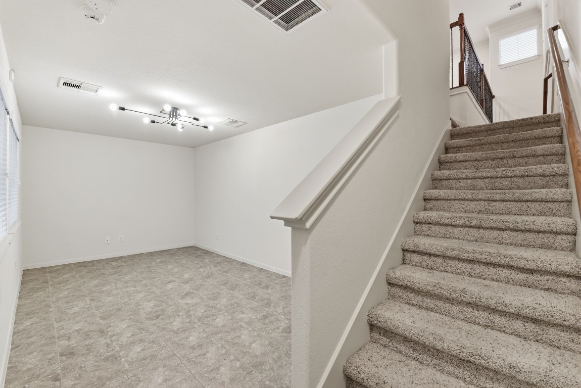 3209 Clearview Circle Houston, TX 77025 - Photo 10 of 40 a view of entryway
