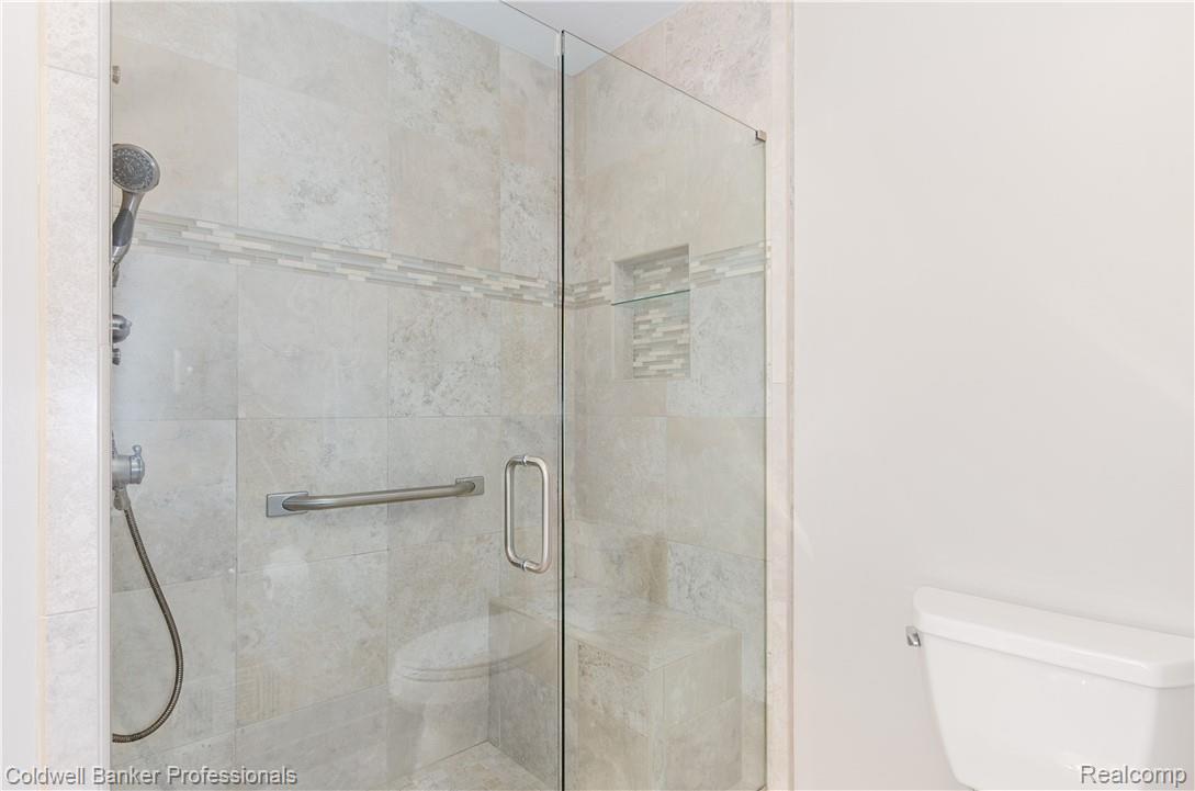 3388 Rivers Edge Drive, Unit 2 Wayne, MI 48184 - Photo 16 of 42 Good sized master bath shower