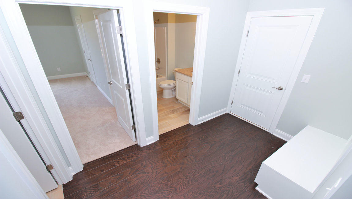 524 Kilarney Road Summerville, SC 29483 - Photo 7 of 60 Entry to Guest Bed 1/Bath 1