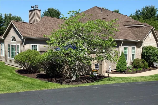 $429,900 | 507 Wilshire Circle, Unit 10C, Mars, PA 16046