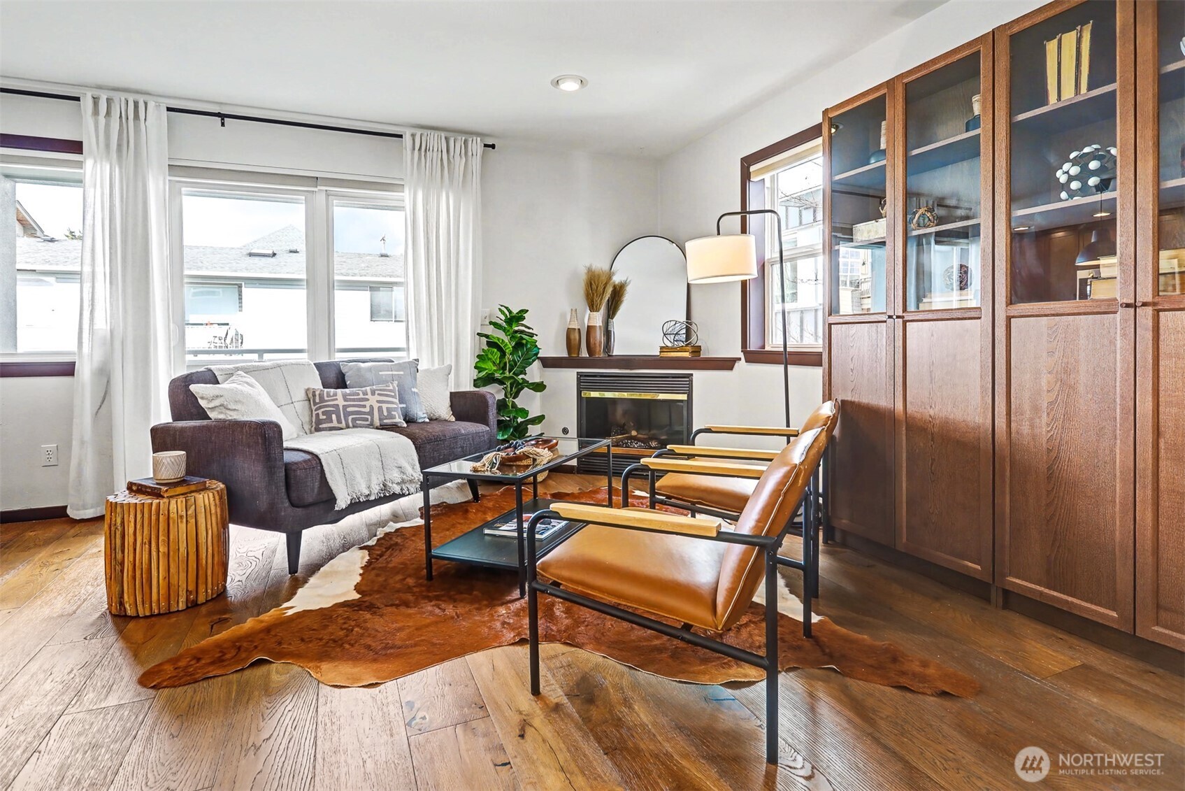 2422 Northwest 58th Street, Unit 202 Seattle, WA 98107 - Photo 3 of 33
