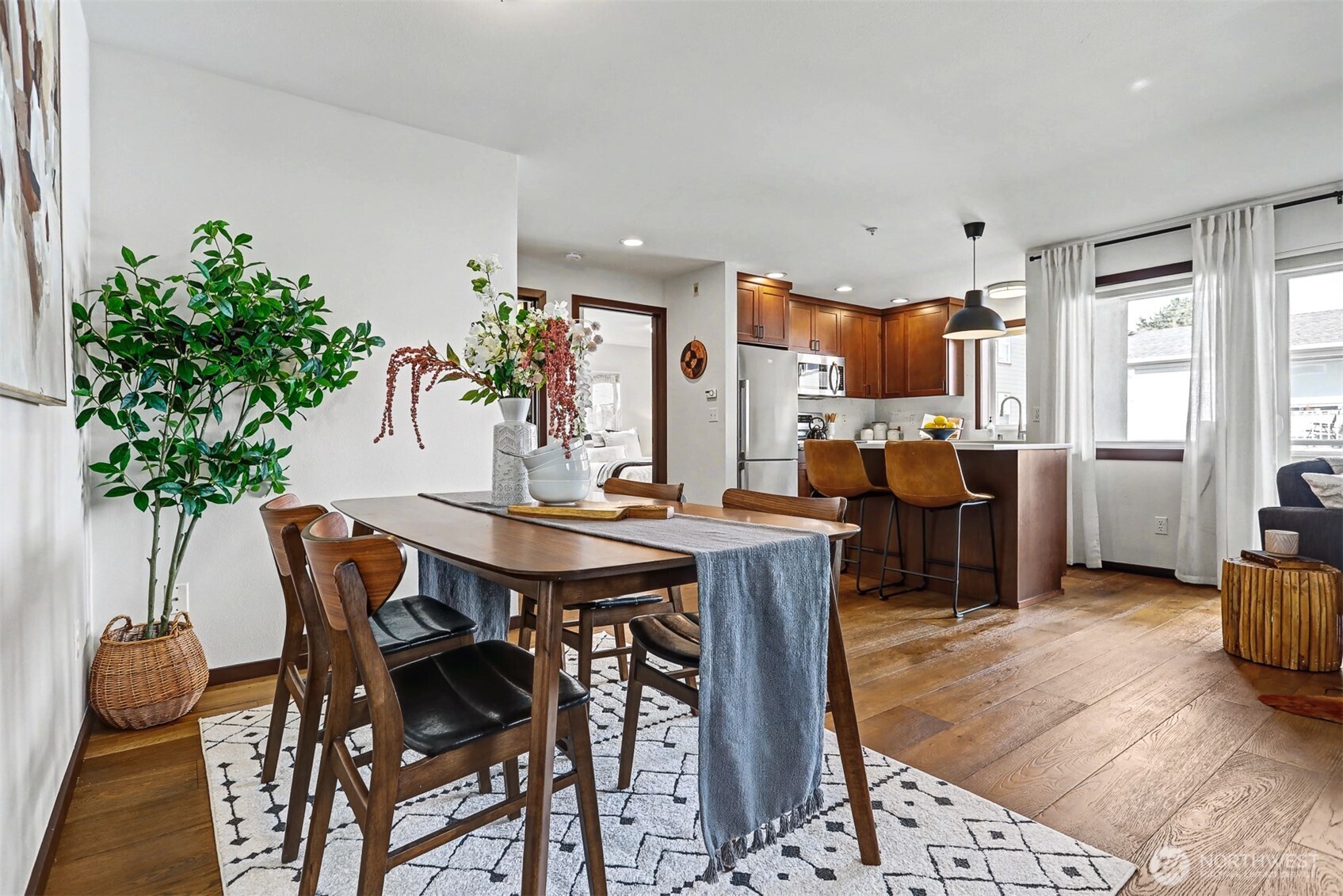2422 Northwest 58th Street, Unit 202 Seattle, WA 98107 - Photo 7 of 33