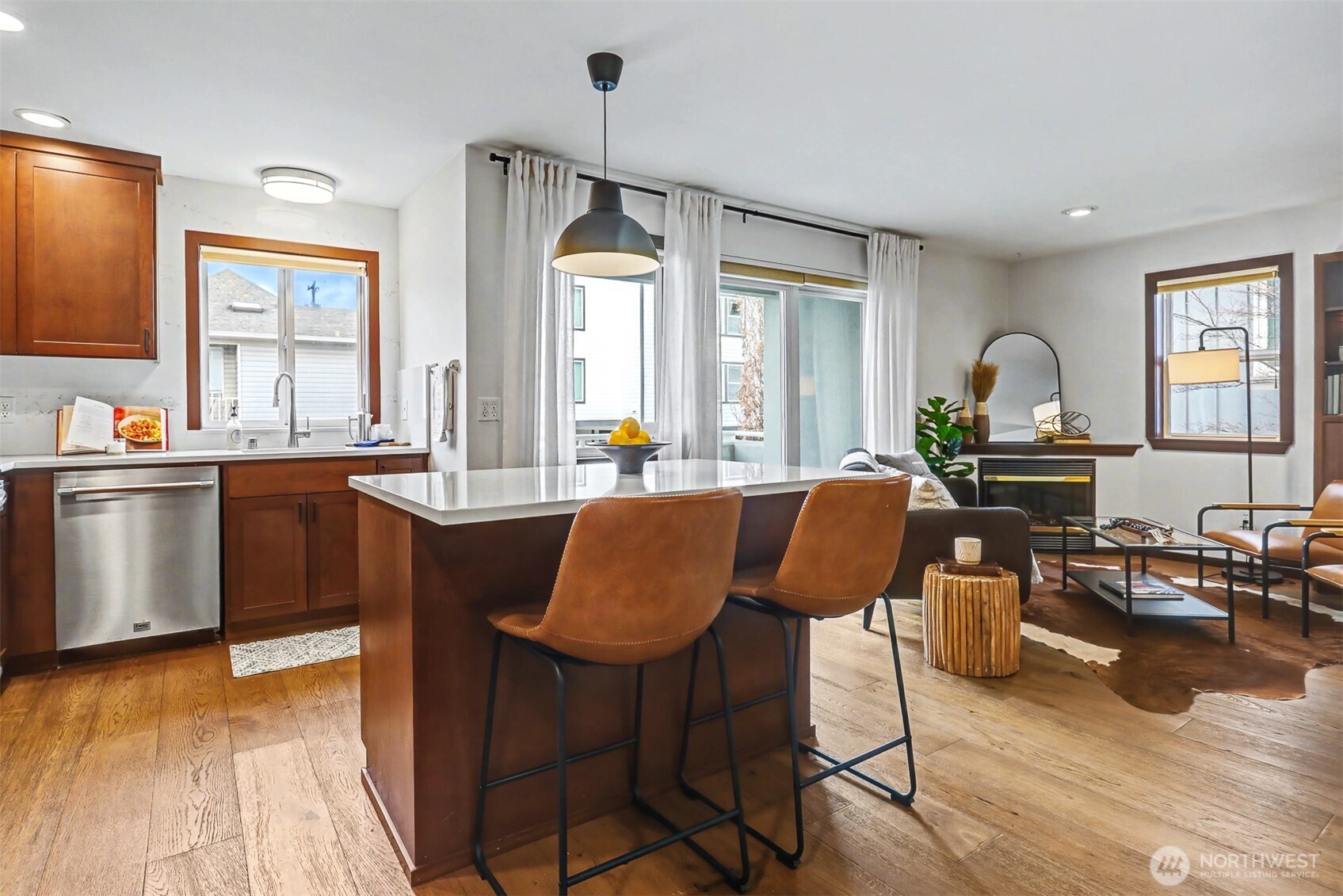 2422 Northwest 58th Street, Unit 202 Seattle, WA 98107 - Photo 9 of 33