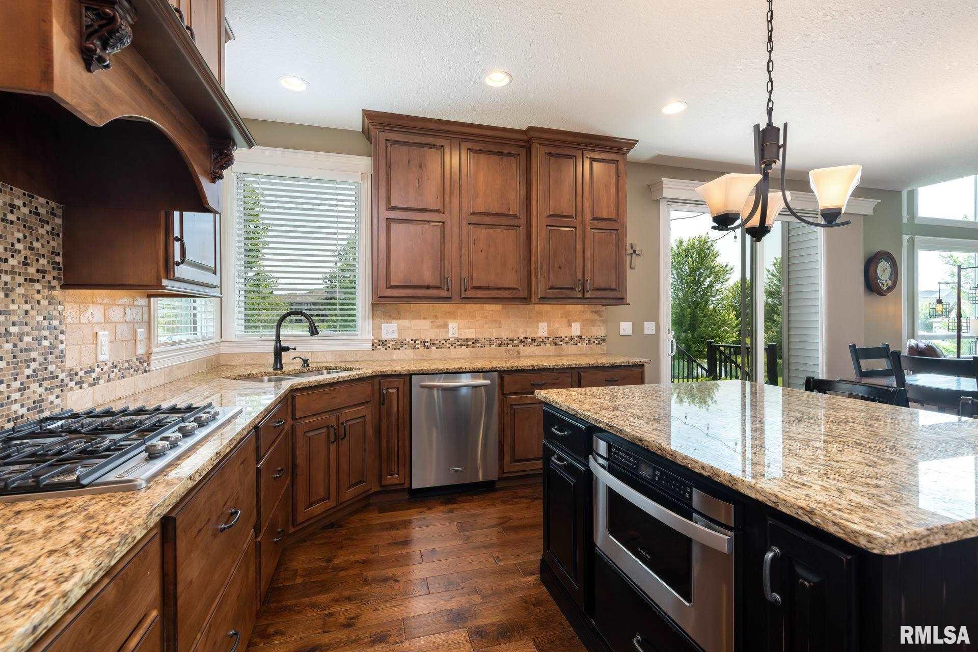 6267 Cardinal Road Bettendorf, IA 52722 - Photo 13 of 46 Gallery Image 13