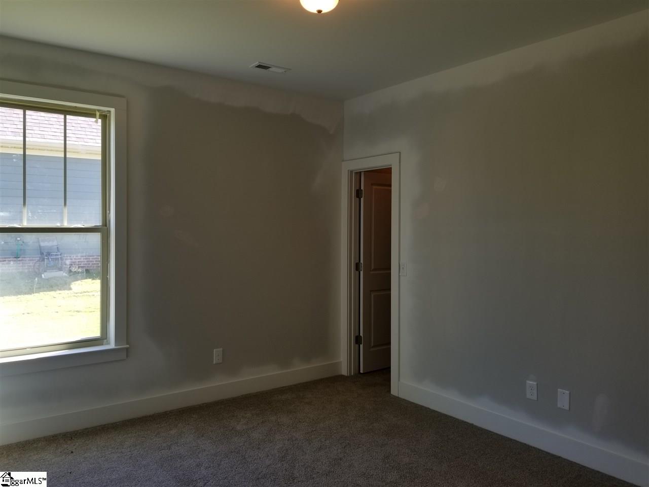 125 Longfellow Way Simpsonville, SC 29681 - Photo 28 of 35 Gallery Image 28