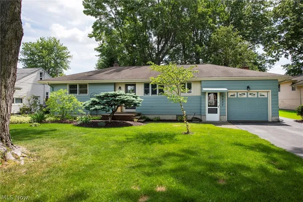$229,000 | 9837 Betty Lane, Elyria, OH 44035