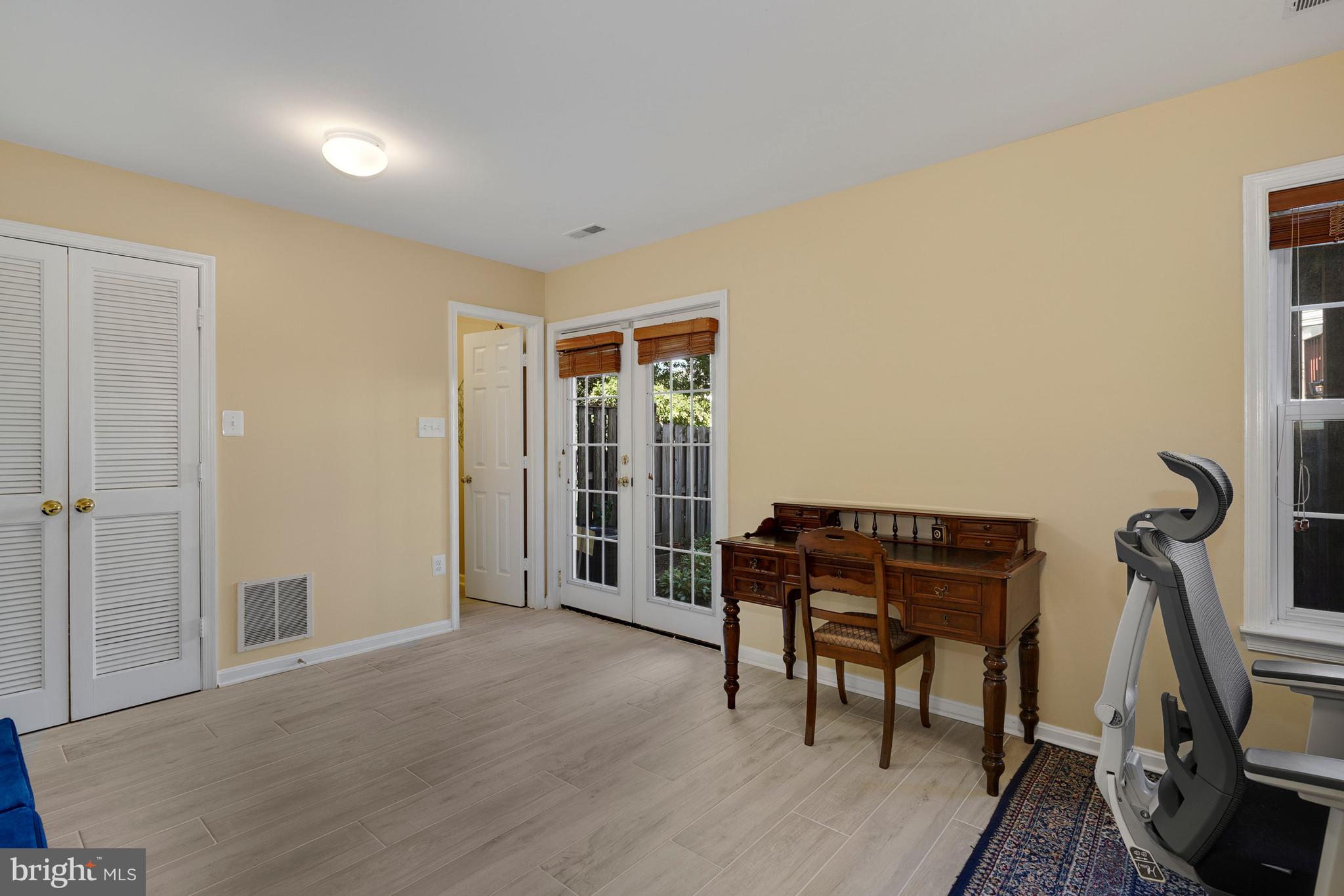 2135 Elm Tree Lane Silver Spring, MD 20906 - Photo 5 of 38 Tour Photo