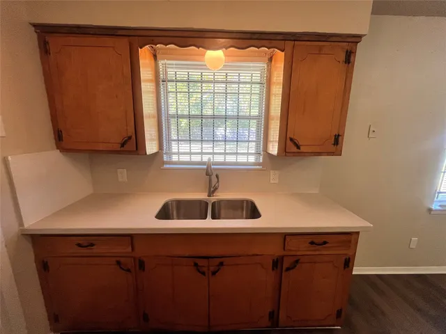 $1,695 | 6415 Heath Street, Houston, TX 77016