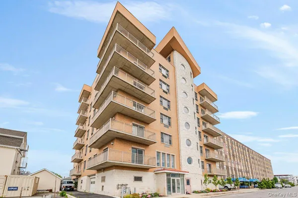 $1,350,000 | 661 West Broadway, Unit 401, Long Beach, NY 11561