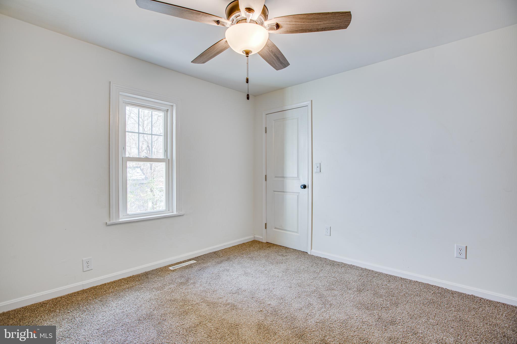 75 Ferry Road Fredericksburg, VA 22405 - Photo 17 of 29 Main Floor Bedroom