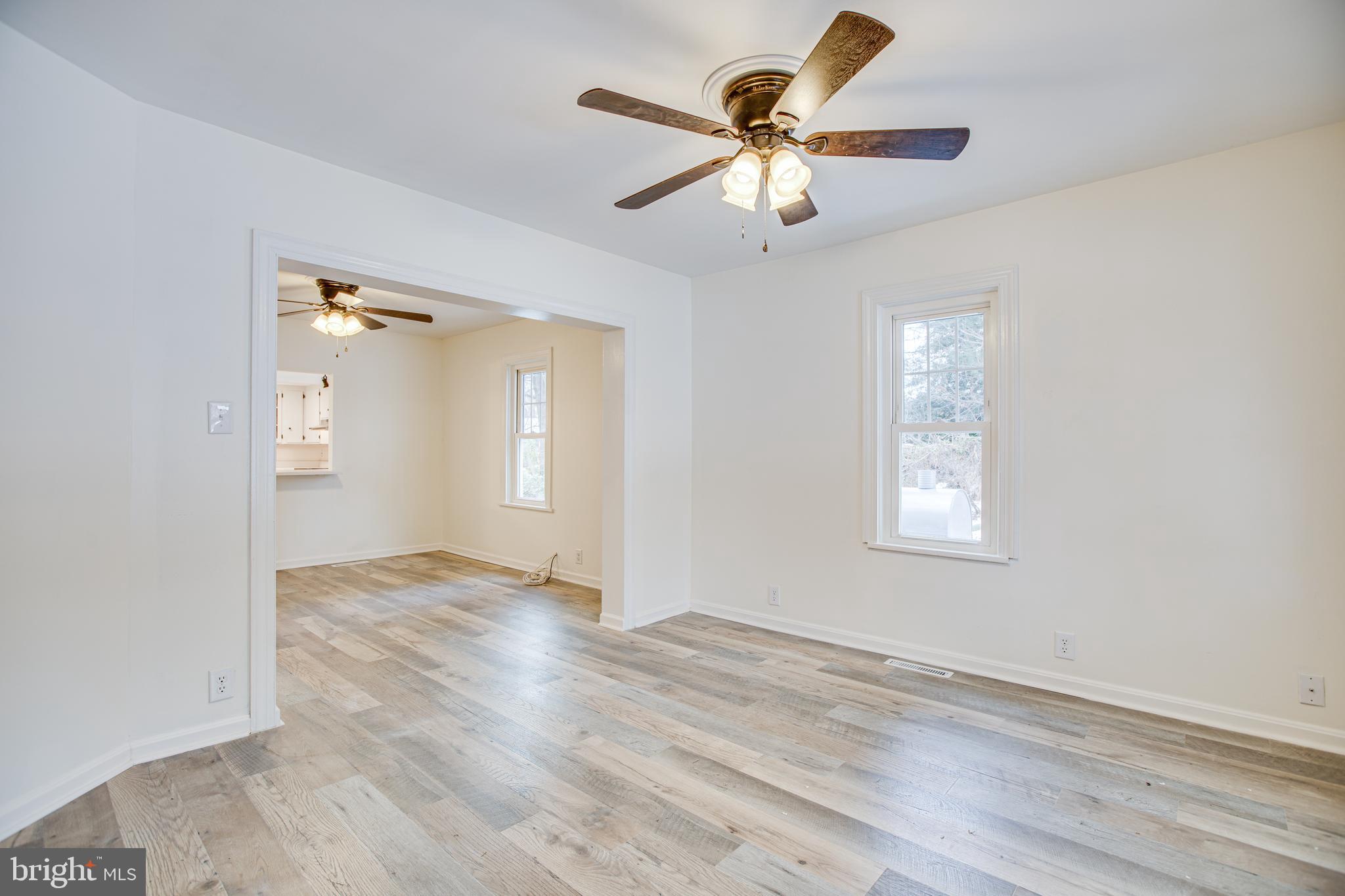 75 Ferry Road Fredericksburg, VA 22405 - Photo 5 of 29 Living Room