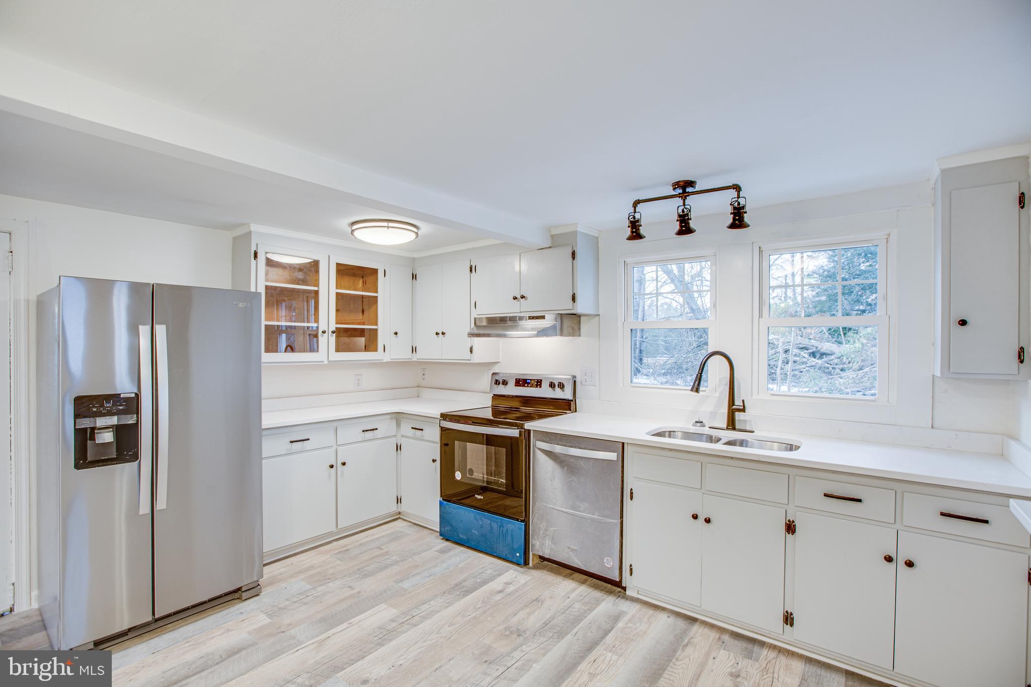 75 Ferry Road Fredericksburg, VA 22405 - Photo 10 of 29 Kitchen with Upgrades Galore!