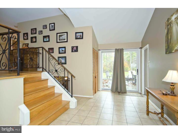 736 Mourning Dove Road Audubon, PA 19403 - Photo 4 of 25 Foyer