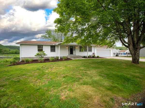 $424,000 | 6 Warren Road, Woodbridge, CT 06525