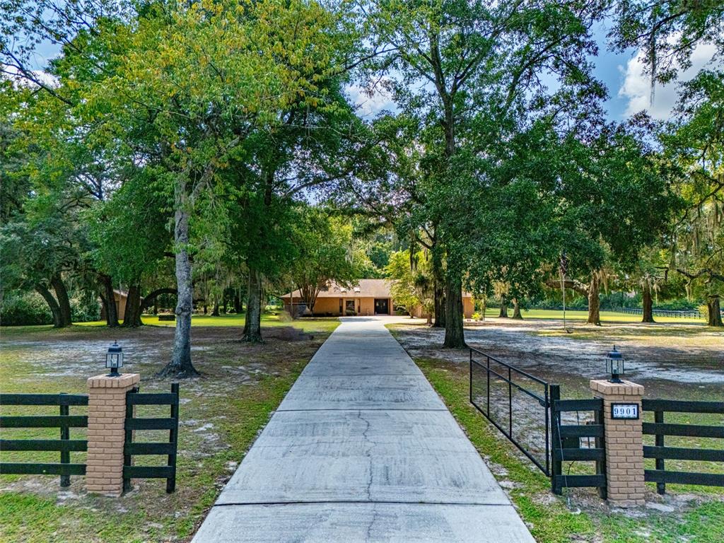 9901 Southwest 67th Terrace Ocala, FL 34476 - Photo 6 of 71