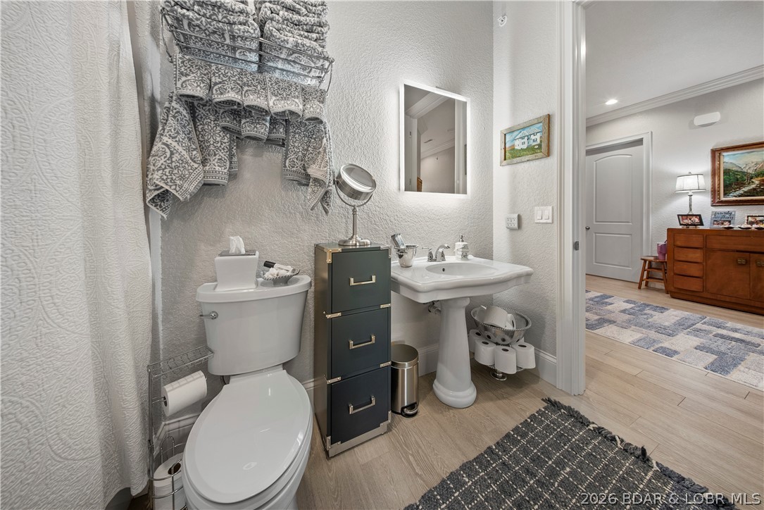 1184 Jeffries Road, Unit 512 Osage Beach, MO 65065 - Photo 26 of 47 Full Bathroom