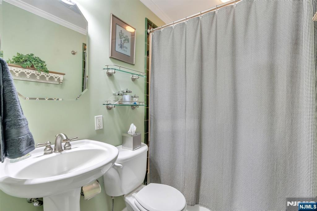 28 Wanamaker Avenue Mahwah, NJ 07430 - Photo 21 of 32
