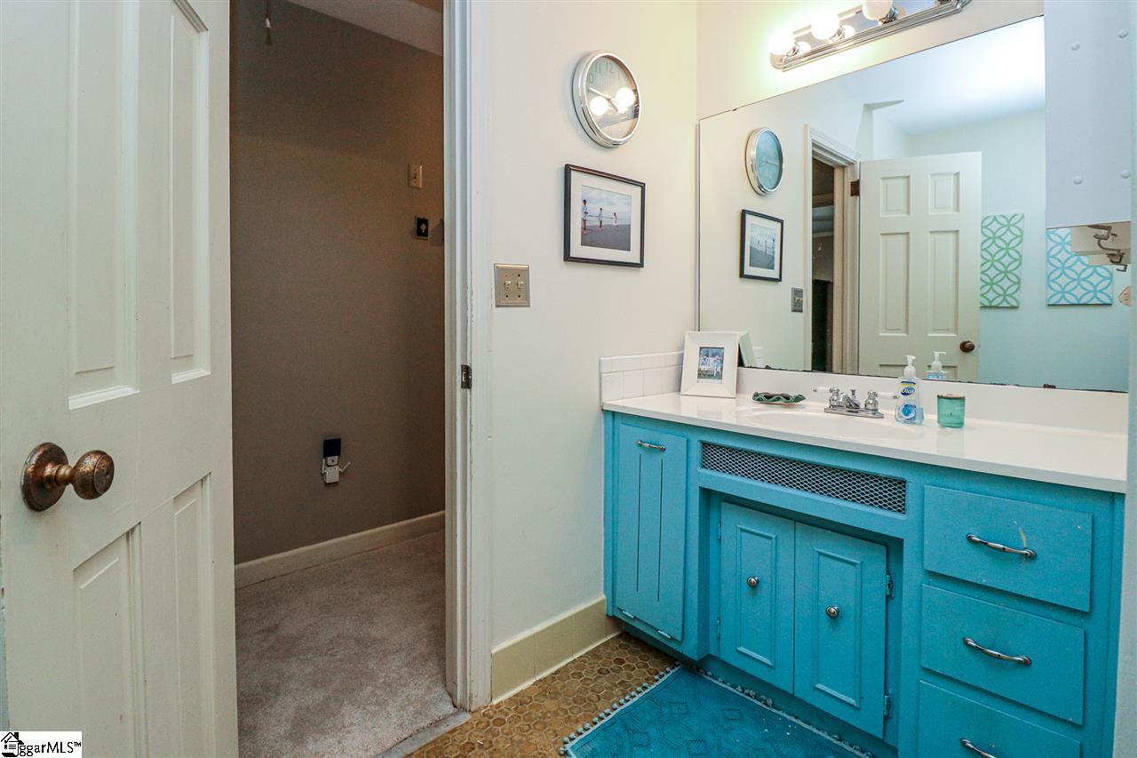 205 Hunting Hollow Road Greenville, SC 29615 - Photo 22 of 36 Gallery Image 22