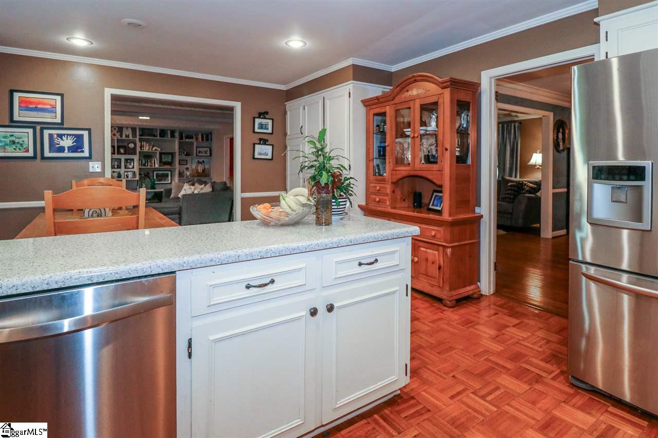 205 Hunting Hollow Road Greenville, SC 29615 - Photo 10 of 36 Gallery Image 10