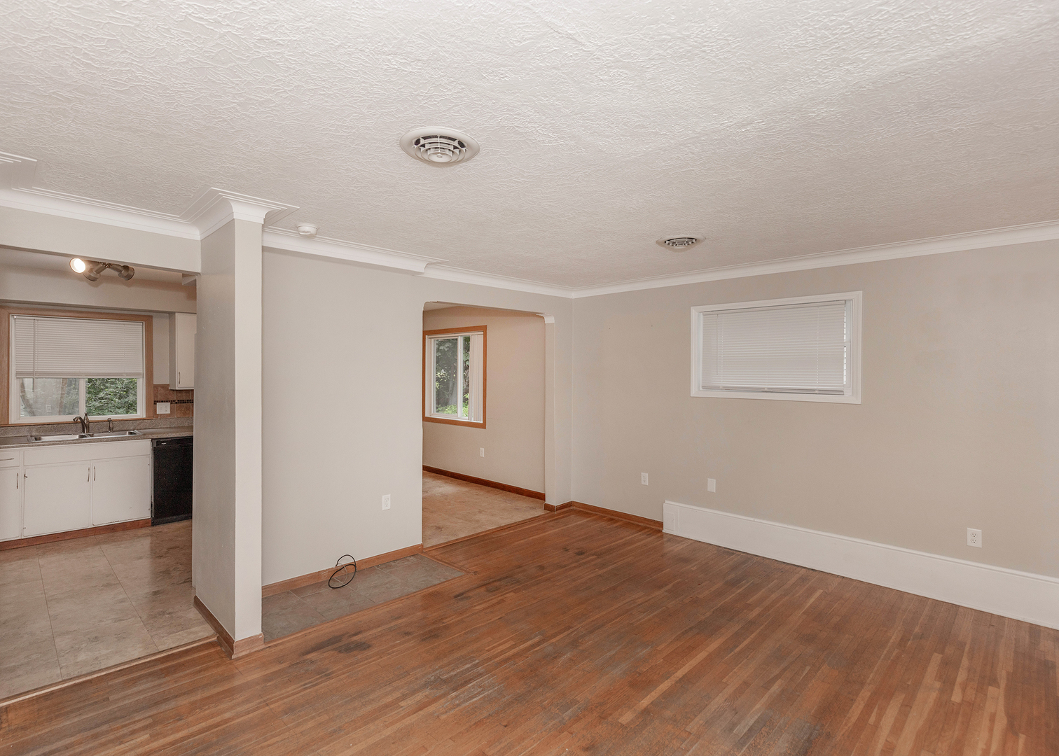 1844 31st Street Moline, IL 61265 - Photo 4 of 17