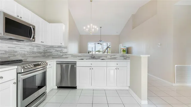 $430,000 | 7651 South Aragon Boulevard, Unit 5, Sunrise, FL 33322