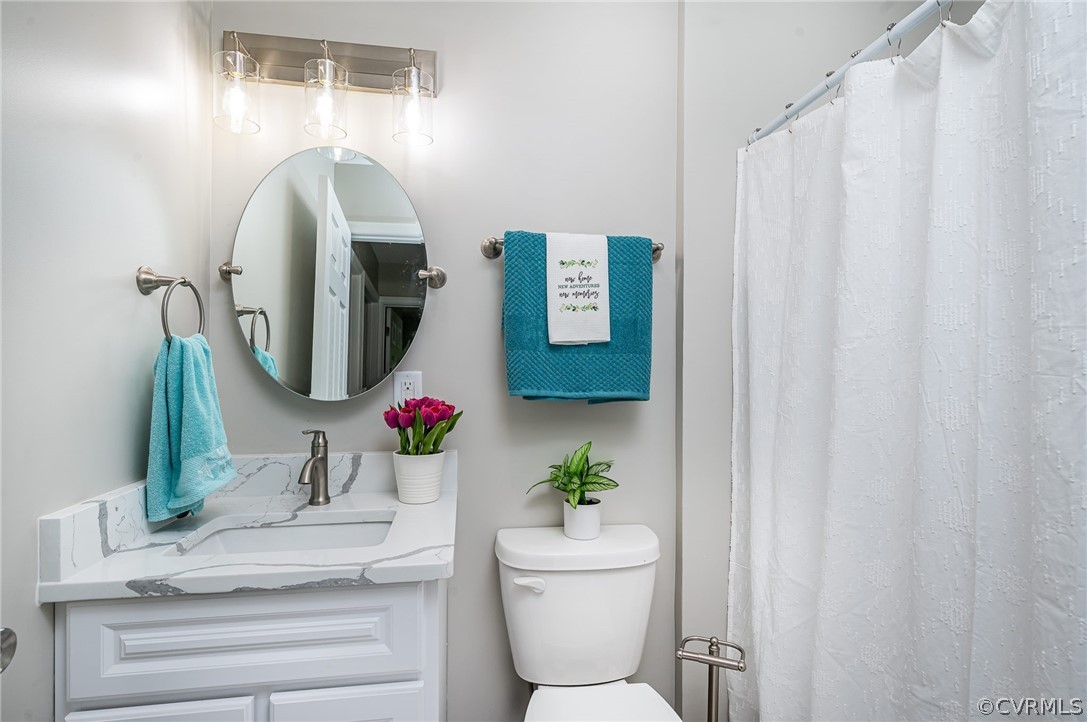 14221 Harrowgate Road Chester, VA 23831 - Photo 13 of 24 tub/shower
